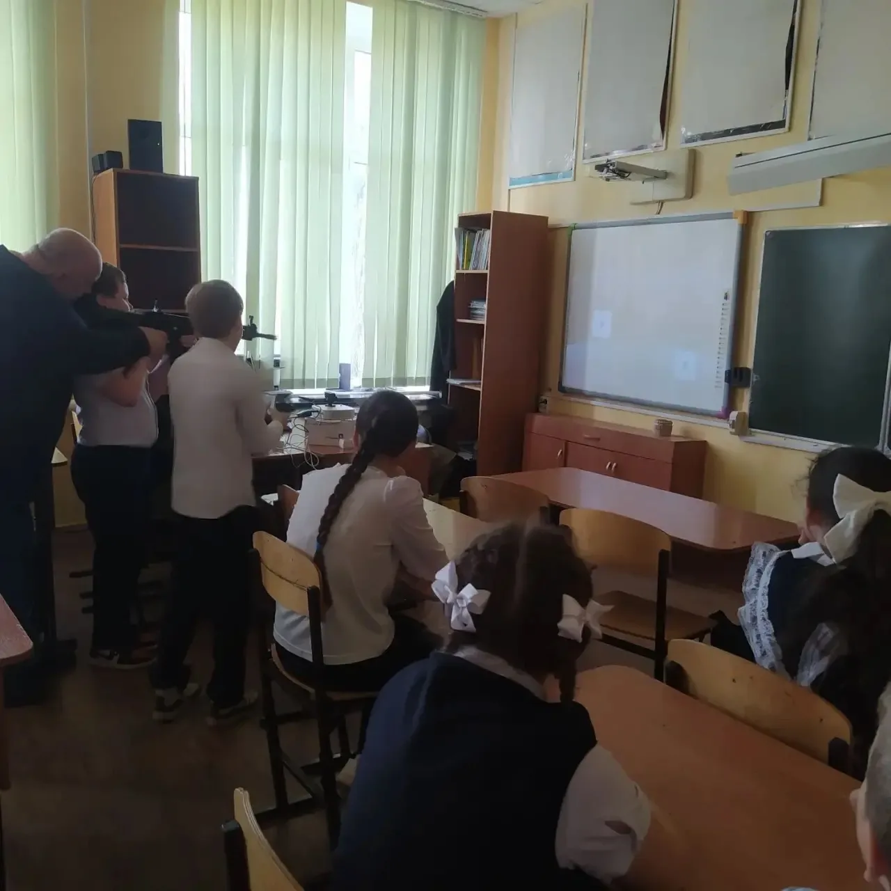 Чистое поколение   14 апреля учащиеся 5 «Г» приняли участие в Программе тактической подготовки "Не о