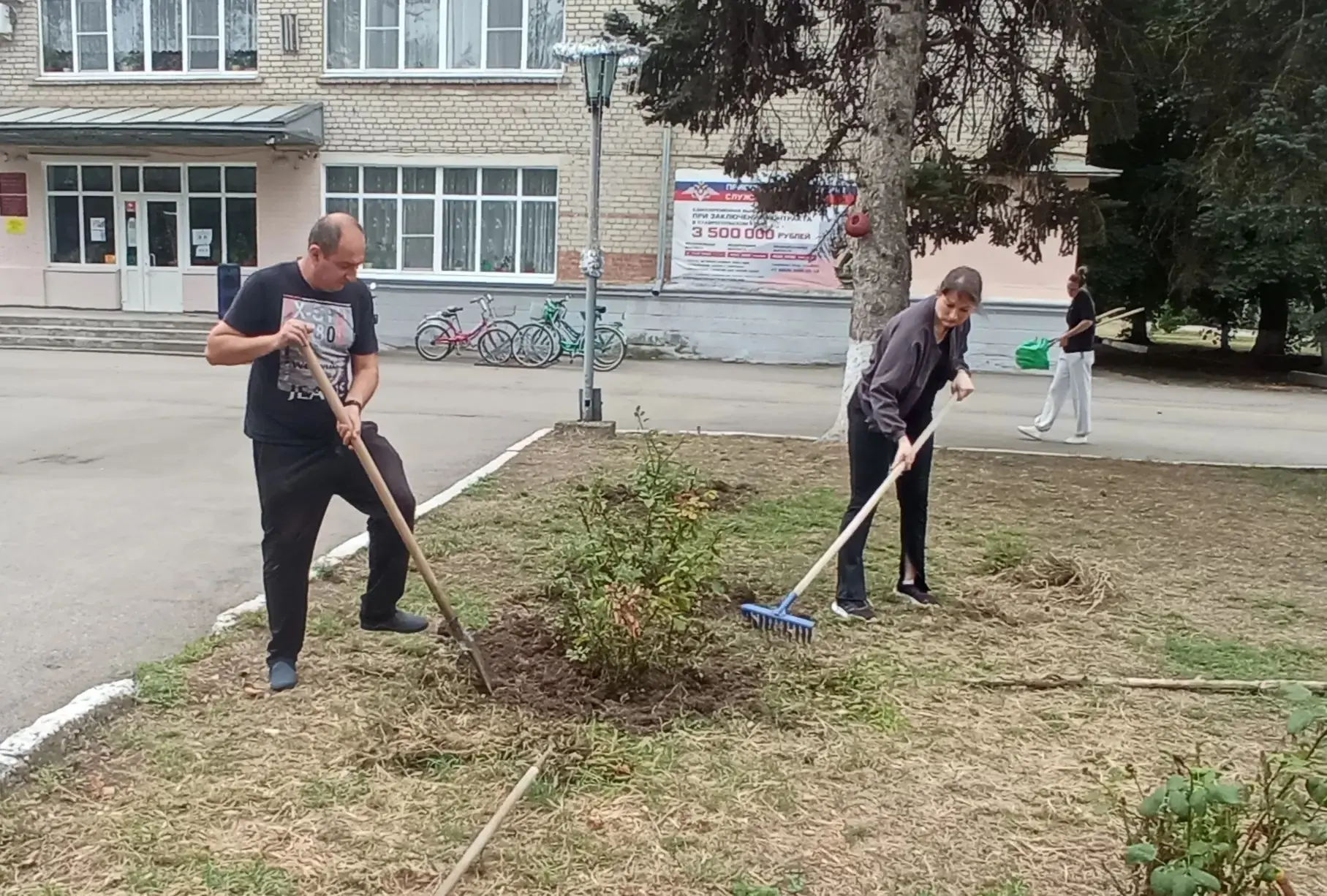 Во всех населенных пунктах округа прошли еженедельные субботники.