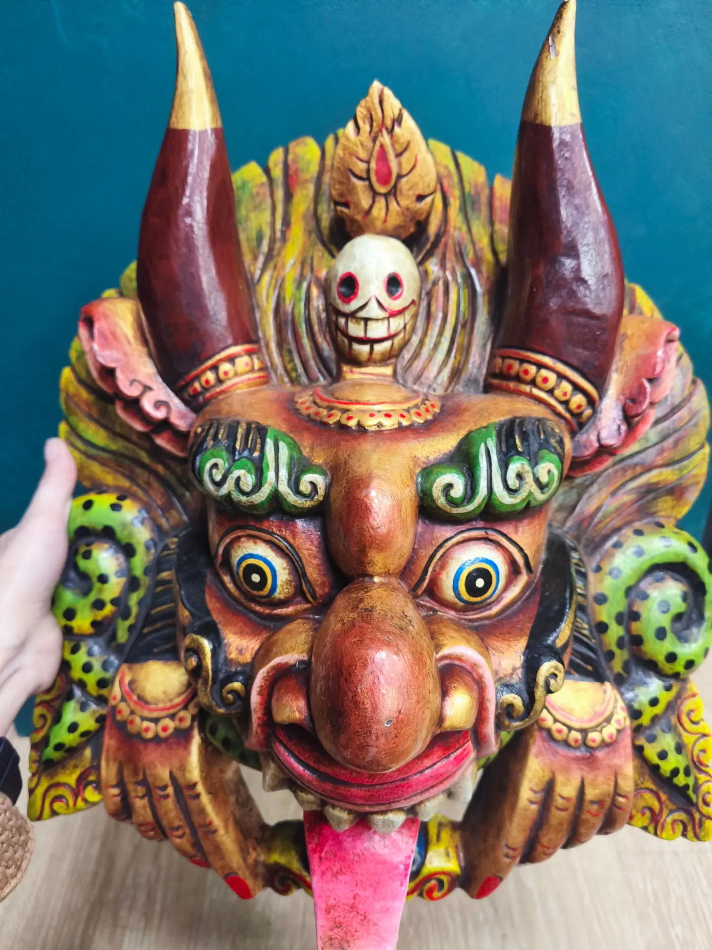 Привезли несколько новых масок и раковин-шанкх. Скоро на сайте!