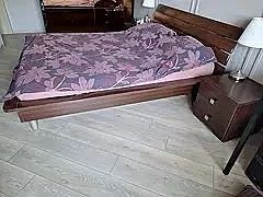 Продам б.у 2сп.кровать(ф-ка Шатура) 160×200 с матрасом(пружин.блок) и 2 тумбочки.Всё кр...