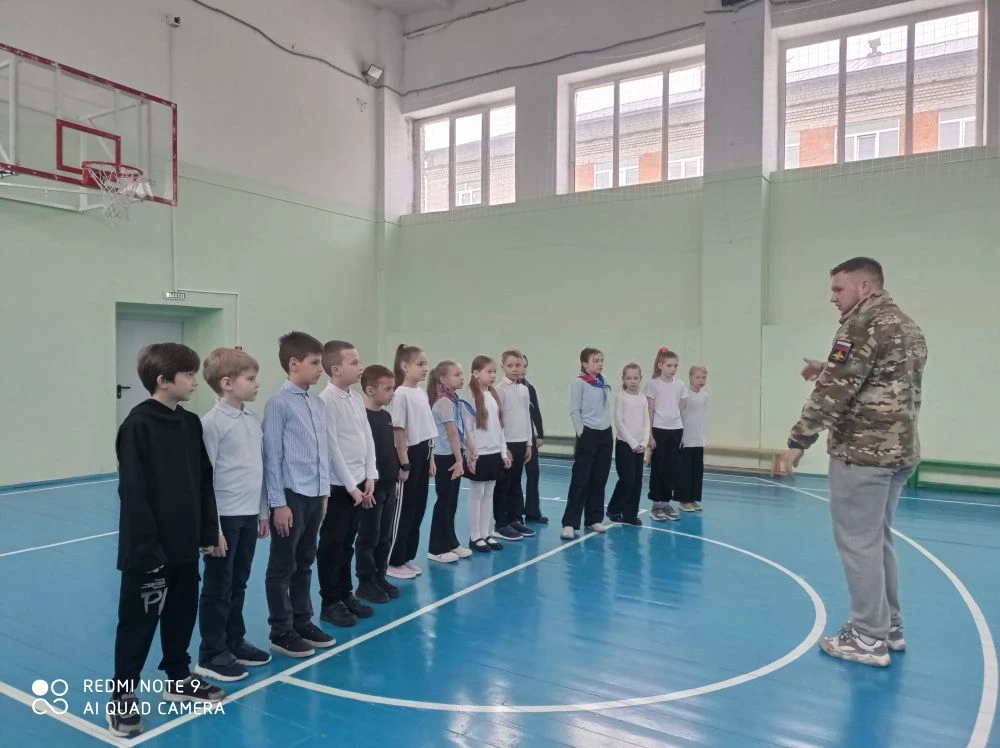 🌟🎉 В нашей школе продолжается захватывающая подготовка к военно-спортивной игре "Зарница 2.0"! 💪🏽⚔️ 