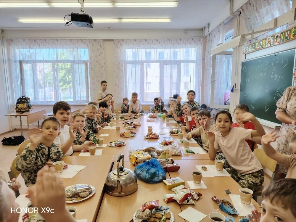 It is time for tea  ✨ Заключительный  урок английского языка в 3 "Б" классе прошёл в праздничной атм