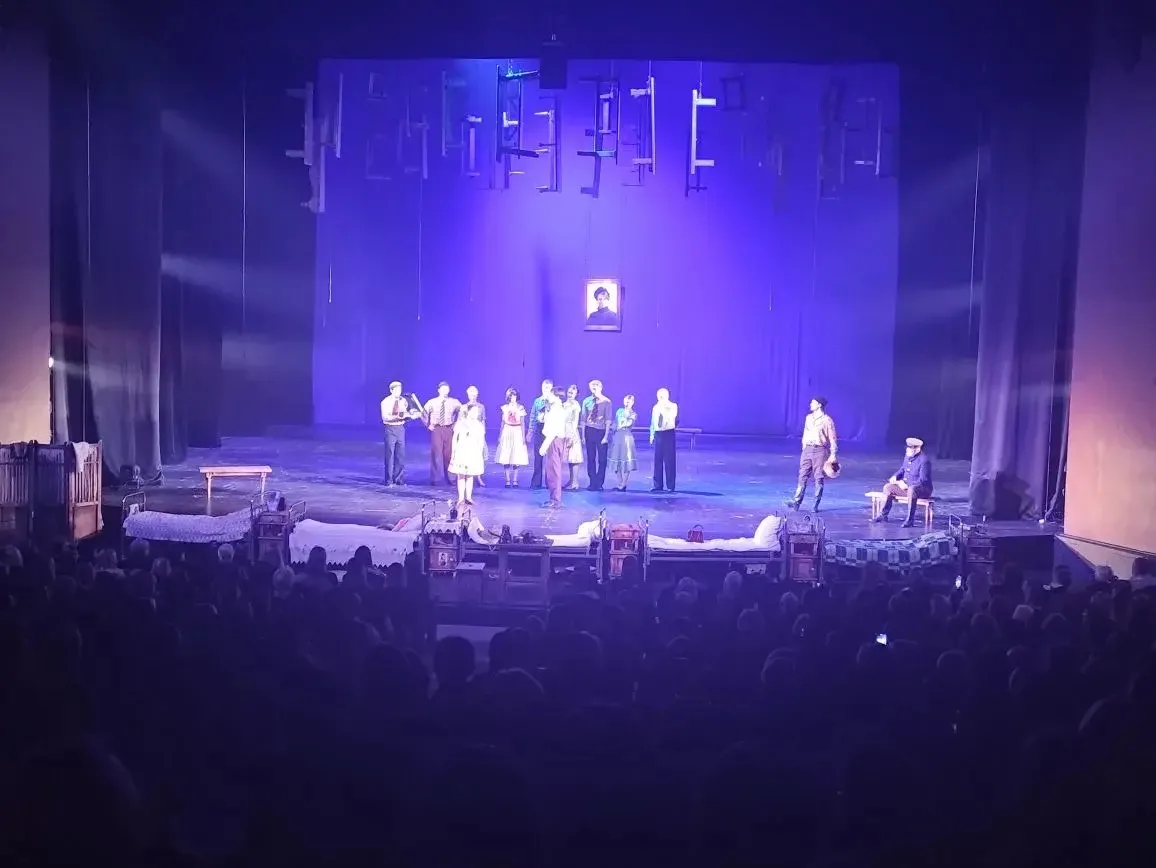 🎭 Театральные выходные 7 «Г» класса  22 февраля наш 7 «Г» и классный руководитель Мария Витальевна п