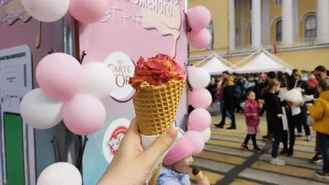 Традиционно в дни празднования Дня города – Дня основания Санкт-Петербурга проводится ежегодный Фест