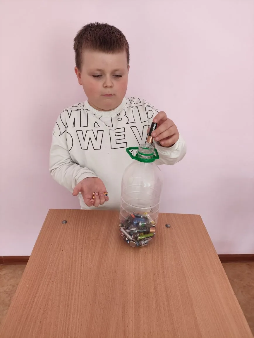 ♻️🌱 Наша школа принимает активное участие во Всероссийской акции "Экологический субботник. Зелёная в