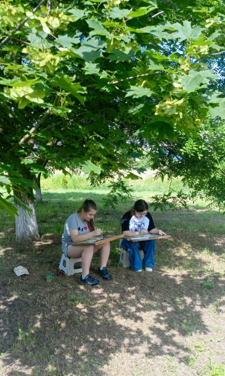 Наконец-то погода нас порадовала солнышком ☀️! И мы смогли устроить пленэр на улице 🌳�...