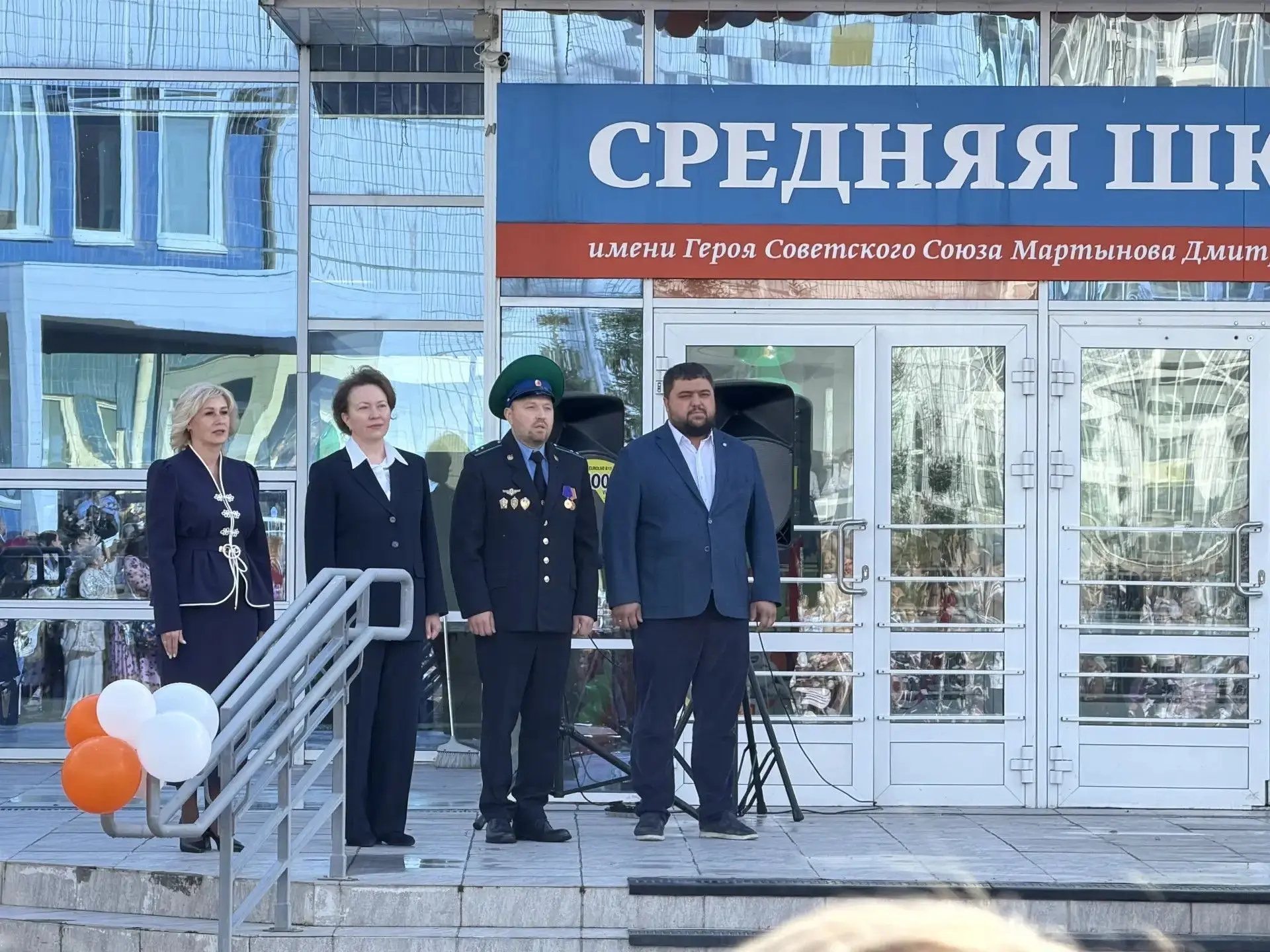 В День знаний Татьяна Магдибур посетила торжественную линейку в красноярской школе №155