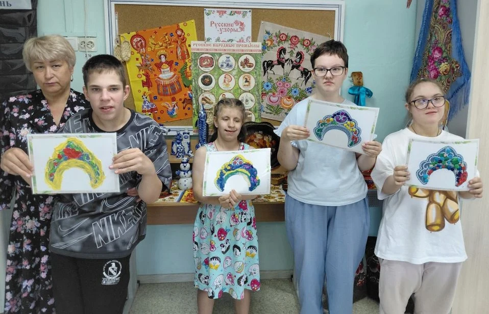 Русские узоры

На занятиях кружка "Русские узоры" участники погружаются в изучение уникальных традиц