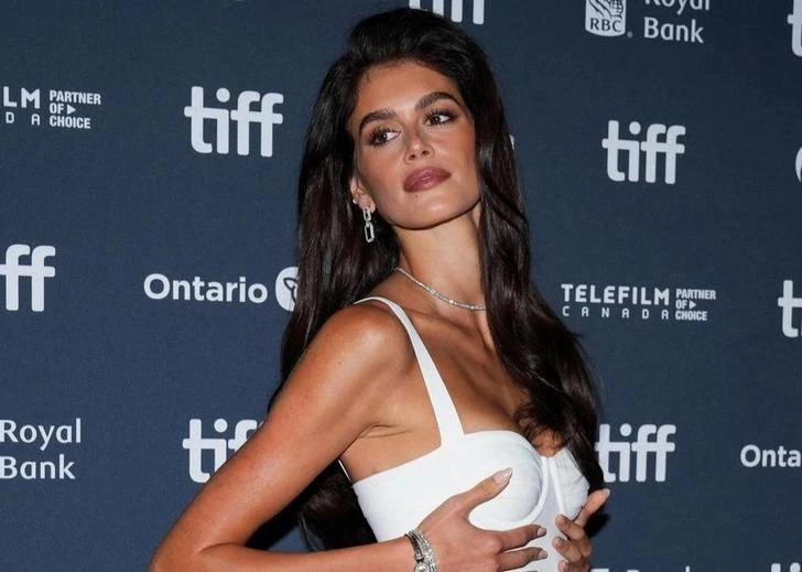 Клоны знаменитостей ))  У Harper’s BAZAAR вышла интересная статья про детей селебрити , которые очен