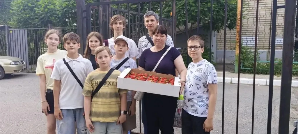 Друзья! Спасибо всем за участие в конкурсе❤️ 
Клубничка доехала до победителя😁