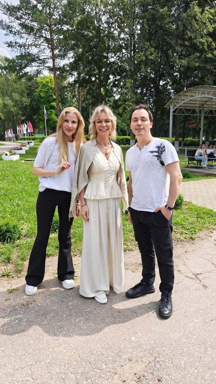 За годы работы я видела очень много артистов. Но тех, кто действительно готов отдавать себя людям бе