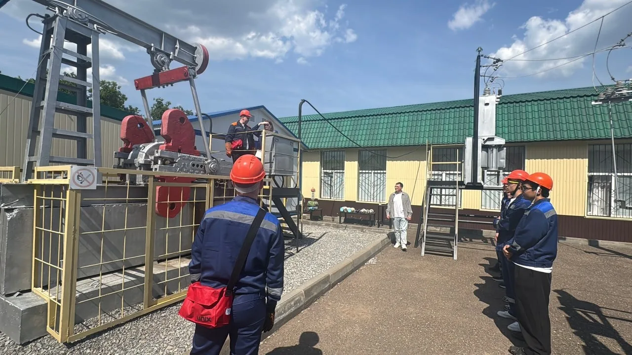 ⚙️ Студенты Лениногорского нефтяного техникума провели мастер-класс для педагогов из Югры  В Лениног