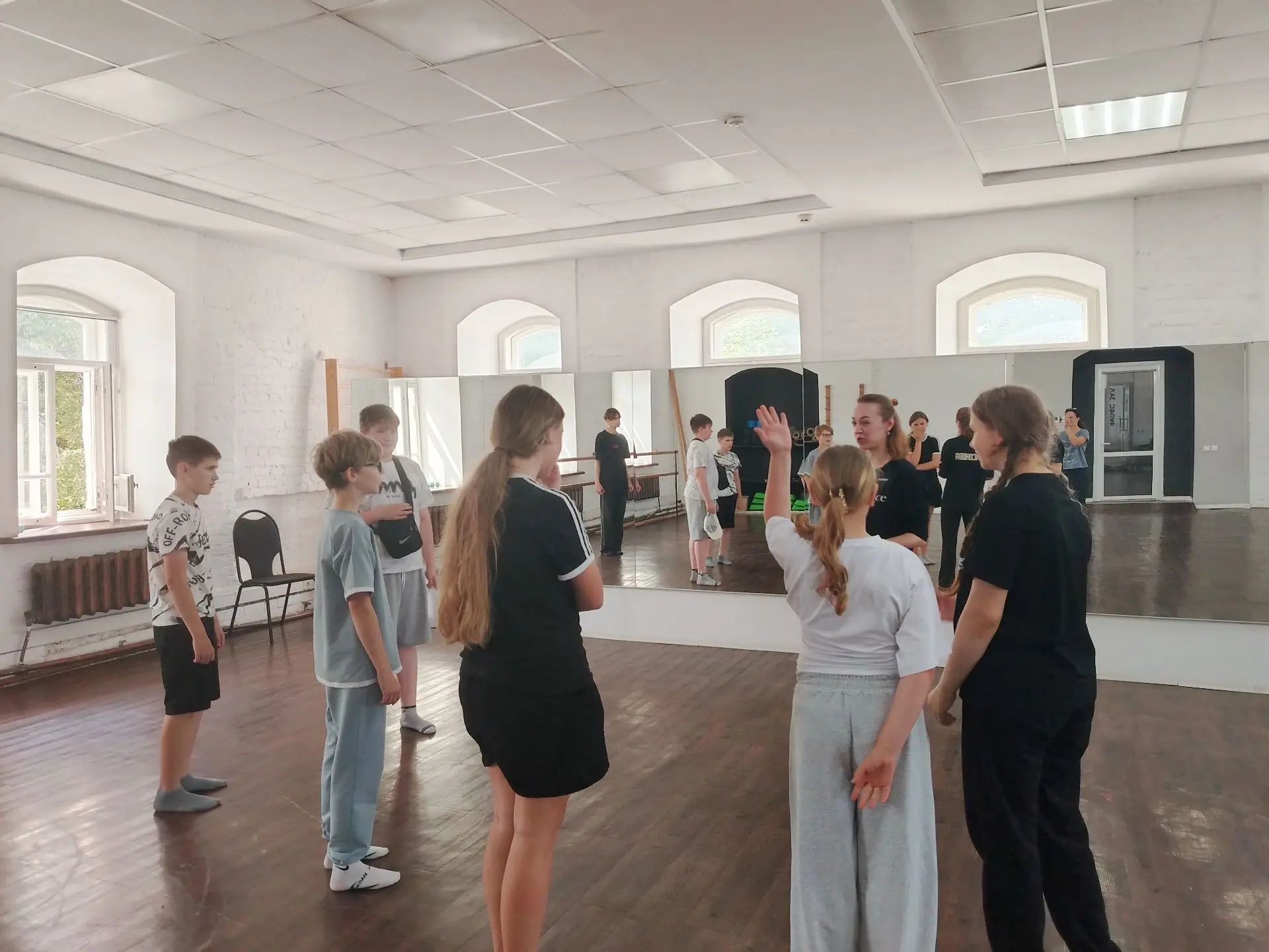 ☀️ В РВО гимназии День движения! 

🕺💃 Мы прогулялись по городу, посетили мастер-класс по бальным т