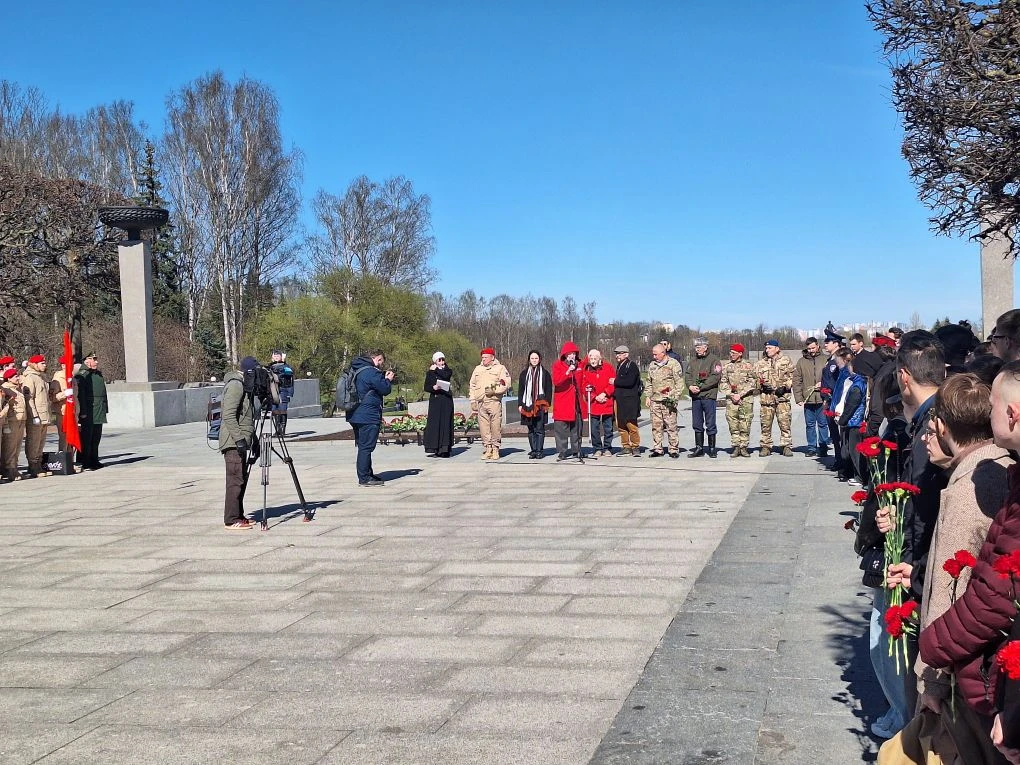 Помним. Чтим. Гордимся. 🕯🎖️  Сегодня, 19 апреля, в День памяти жертв геноцида советского народа, уче