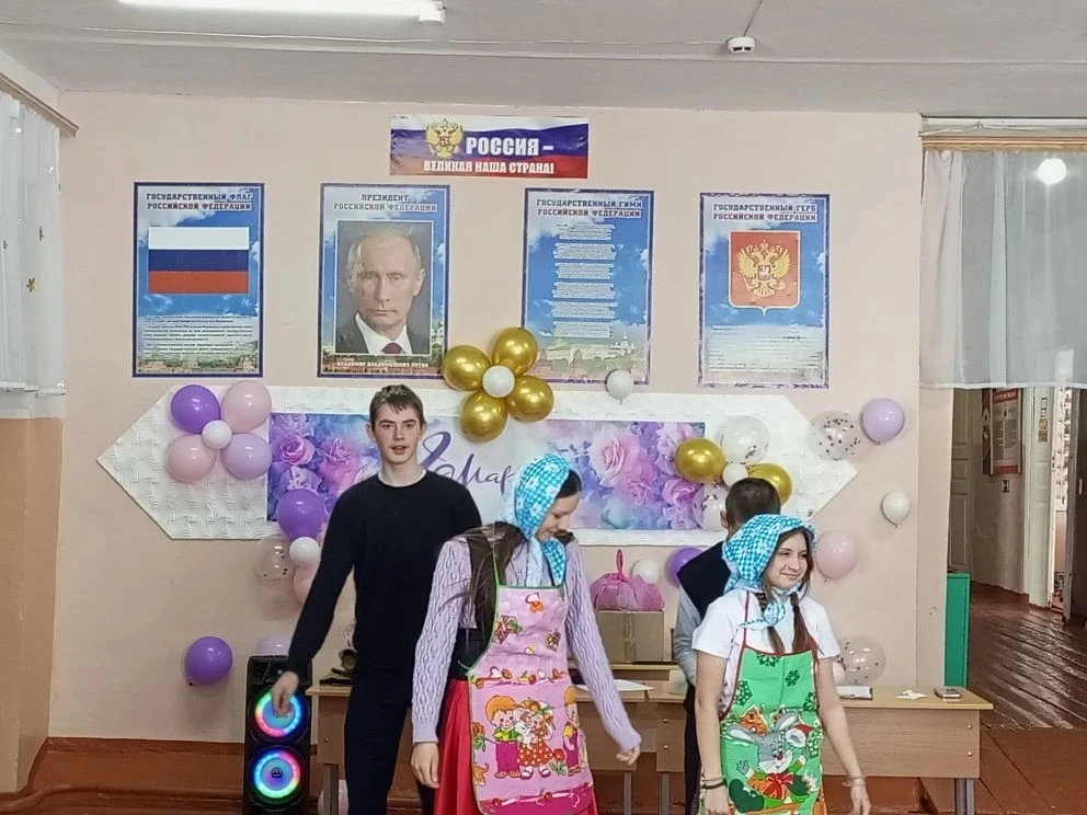 6 марта в корпусе д Степная Репьевка прошел КВН, посвященный Международному Женскому дн...
