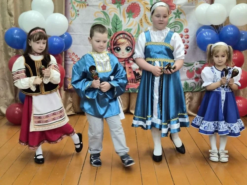 🇷🇺В преддверии празднования Дня России воспитанники дошкольного образования МБОУ «Але...