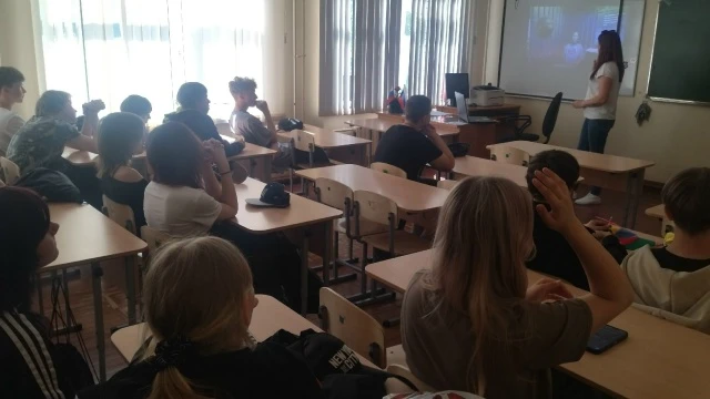 Специалист молодежного центра «Факел» Бакланова Ирина Александровна посетила ребят из трудовой брига