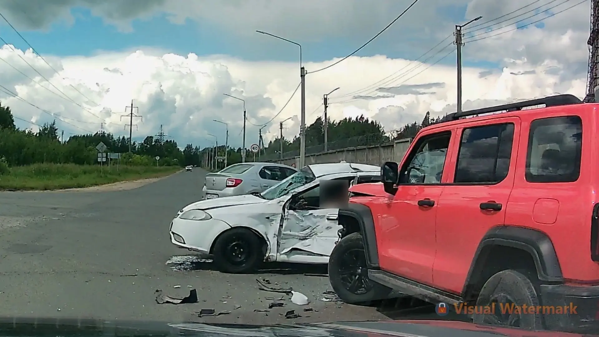 Примерно в 11.45 18.06.2026 произошло ДТП у ТЭЦ 2 на повороте дороги в сады Дружба. Водитель белой м