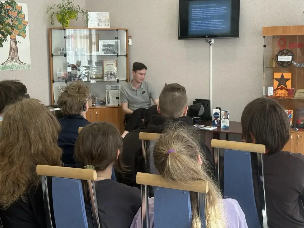 НОВОСТИ ИЗ КЛАССОВ 📣

В мае учащиеся 7 «А» класса посетили библиотеку на ул. Васенко, д. 3. Визит б