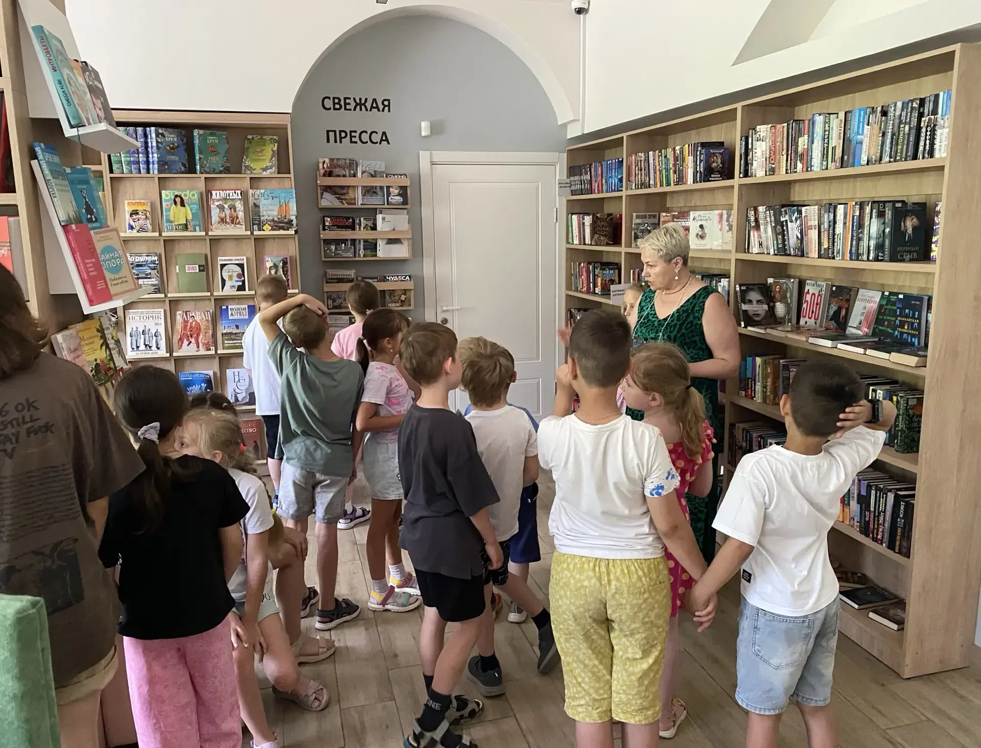 📚✨ЗНАКОМЬТЕСЬ - БИБЛИОТЕКА!✨📚

📙Познавательные и увлекательные экскурсии по библиотеке для наших 