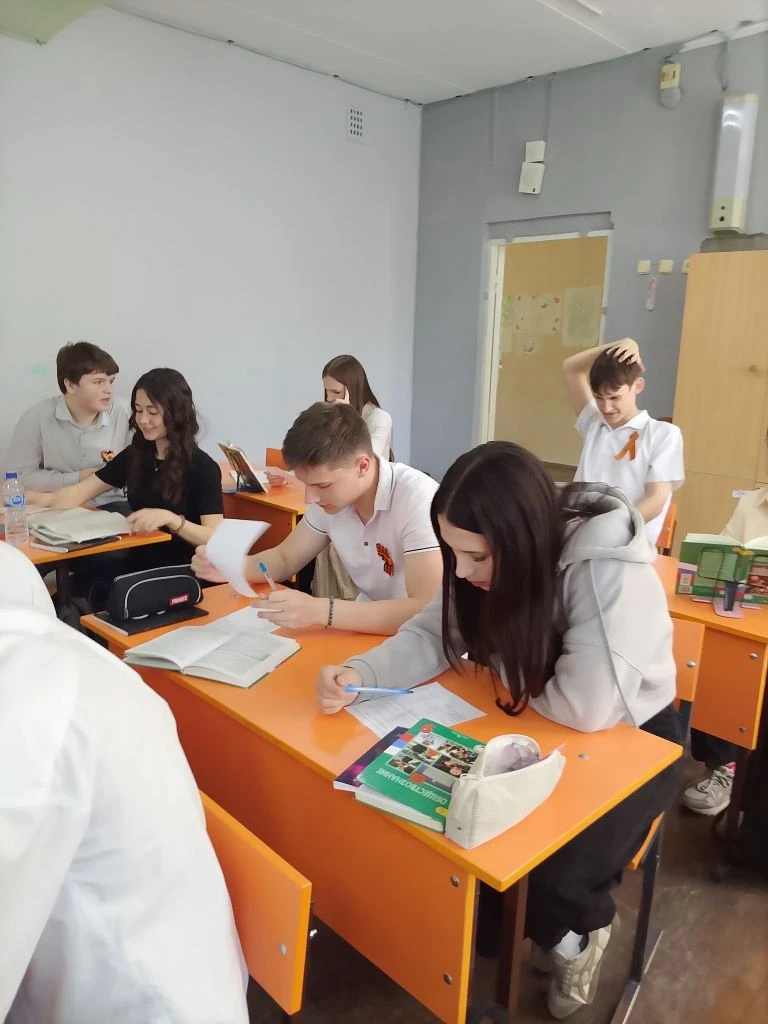 Не гадать, а знать: в 9-е классы пришли специалисты Центра занятости 👥  Сегодня в МБОУ СОШ № 7 им. Л