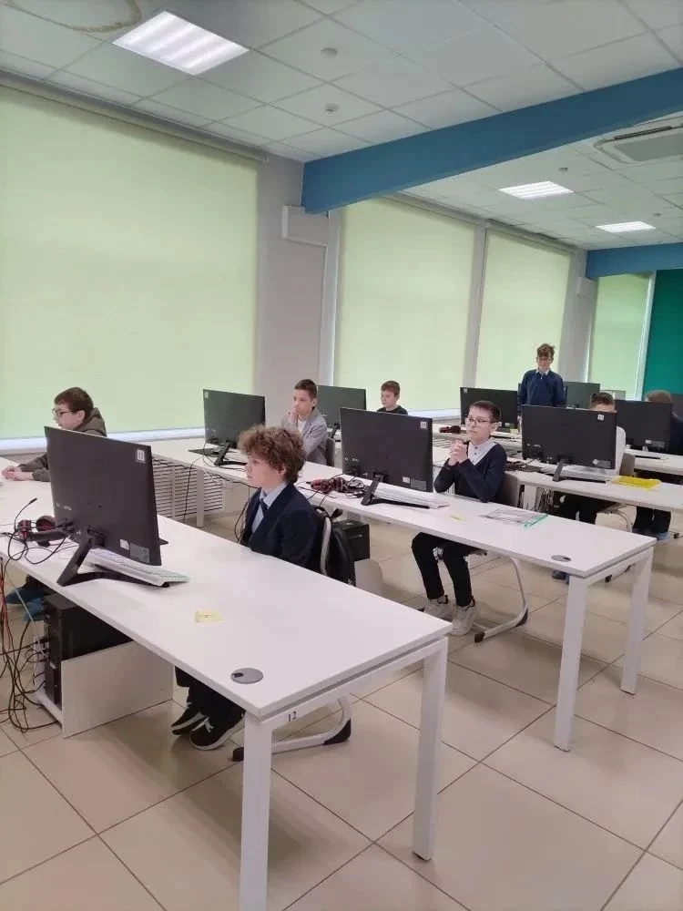 Юные липчане приняли участие в региональном этапе олимпиады «Дорожная азбука» 🚦  Сегодня состязание 