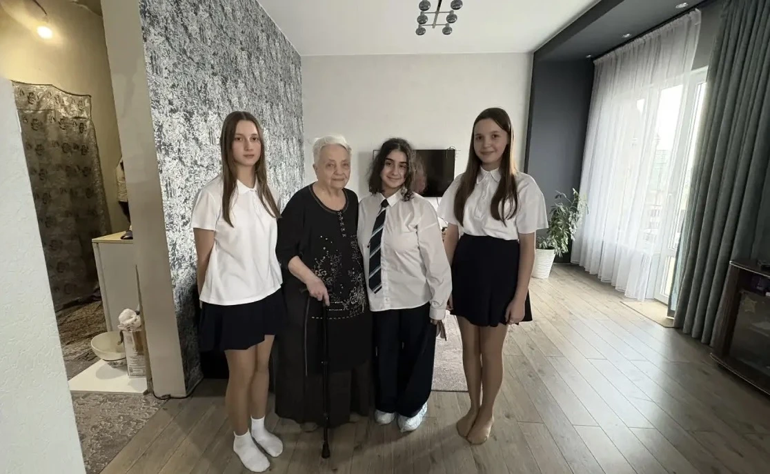 Сегодня тот самый день, когда обычный визит превращается в нечто большее 💛  Ученицы 8 класса  заглян