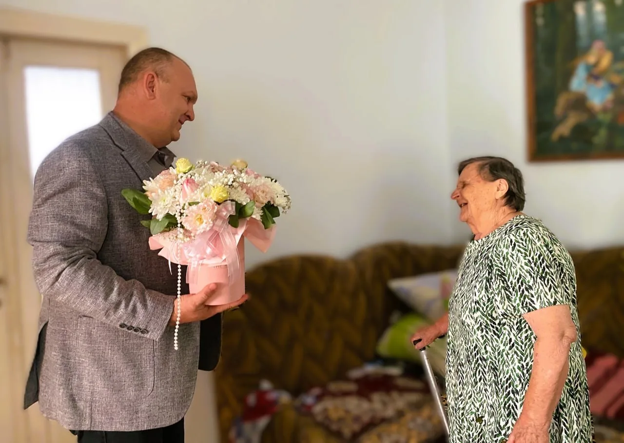 С благодарностью за годы, отданные школе