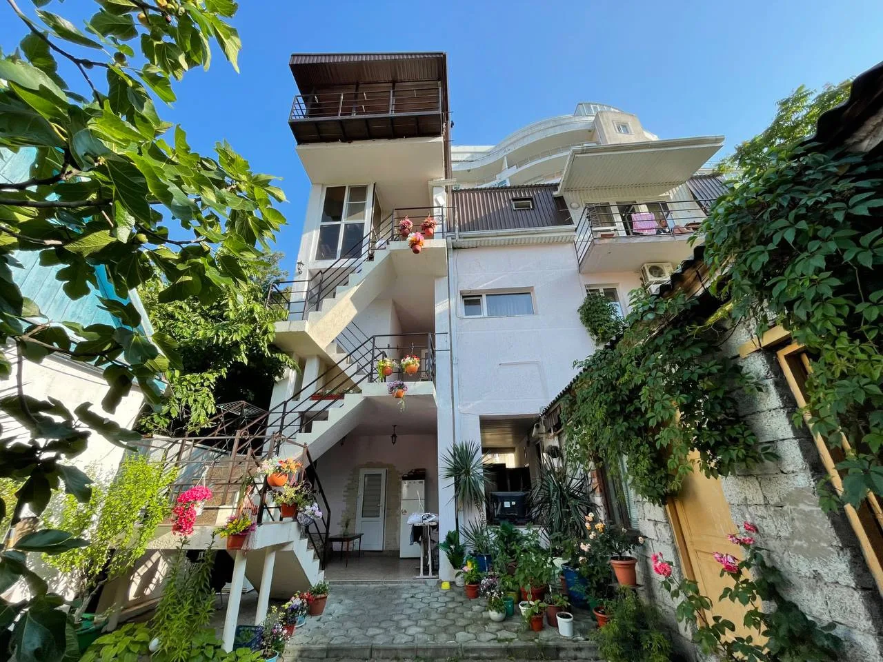 📍 Геленджик 
🏡 «На Приморской»
☎️ Забронировать этот дом вы можете на нашем сайте: https://тудагде