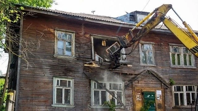 В Кирове прокуратура добилась предоставления благоустроенного жилья семье с малолетним ребёнком, кот