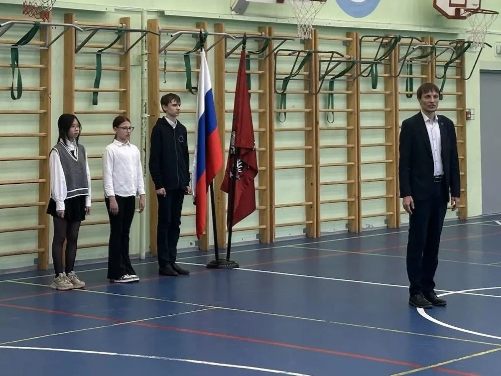 Подвели первые итоги 👍  🇷🇺 Новая неделе началась с традиционной Церемонии поднятия флага Российской 