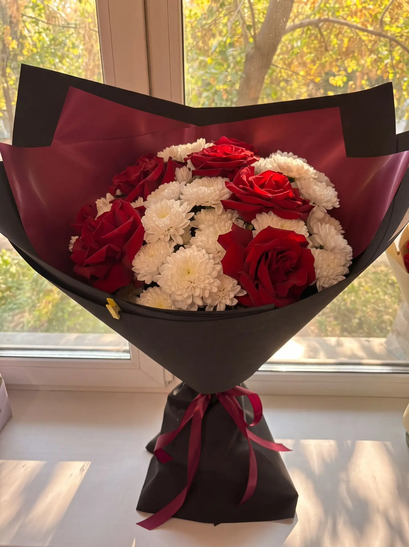 Уже пятый букет 🥹💐 Спасибо вам за поздравления, сюрпризы и столько тёплых слов! Честн...