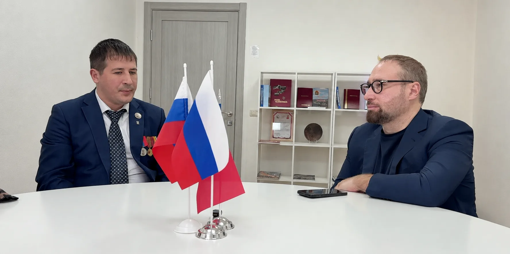 Провёл приём граждан в общественной приёмной в Рудничном районе. Житель Лесной Поляны В...