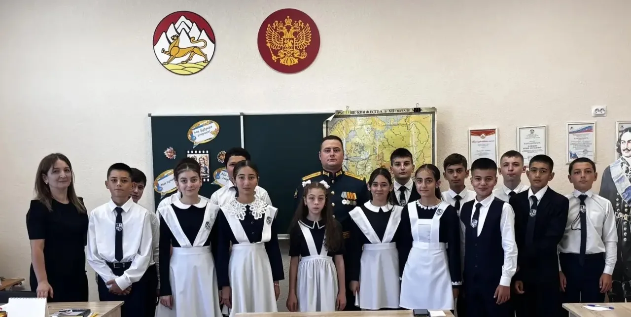 Урок мужества в 7 «А»: живая история и настоящие герои 🪖🇷🇺