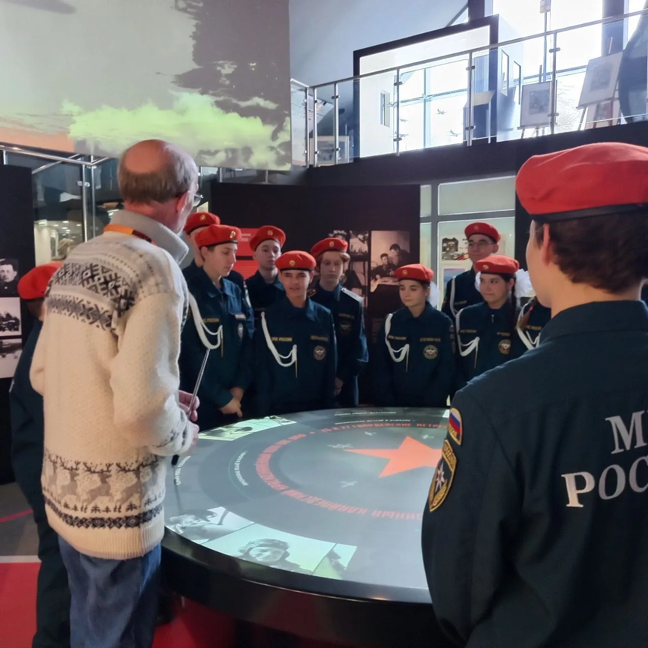 Кадеты МОУ «Ново – Девяткинская СОШ № 1»  посетили музейный комплекс «Дом авиаторов»   14 января 202