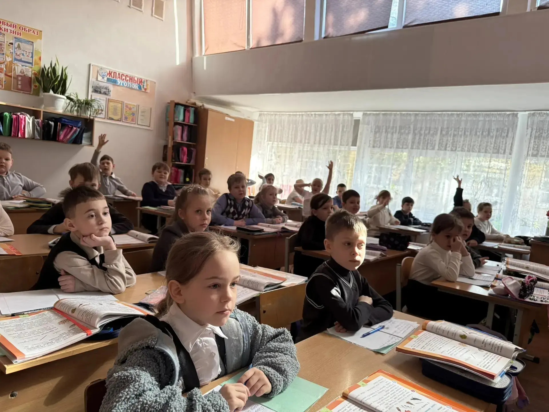 ‍‍🚒🙍Сегодня,  11 марта, участники дружины юных пожарных "Искра" МБОУ СОШ №14 провели для учеников на