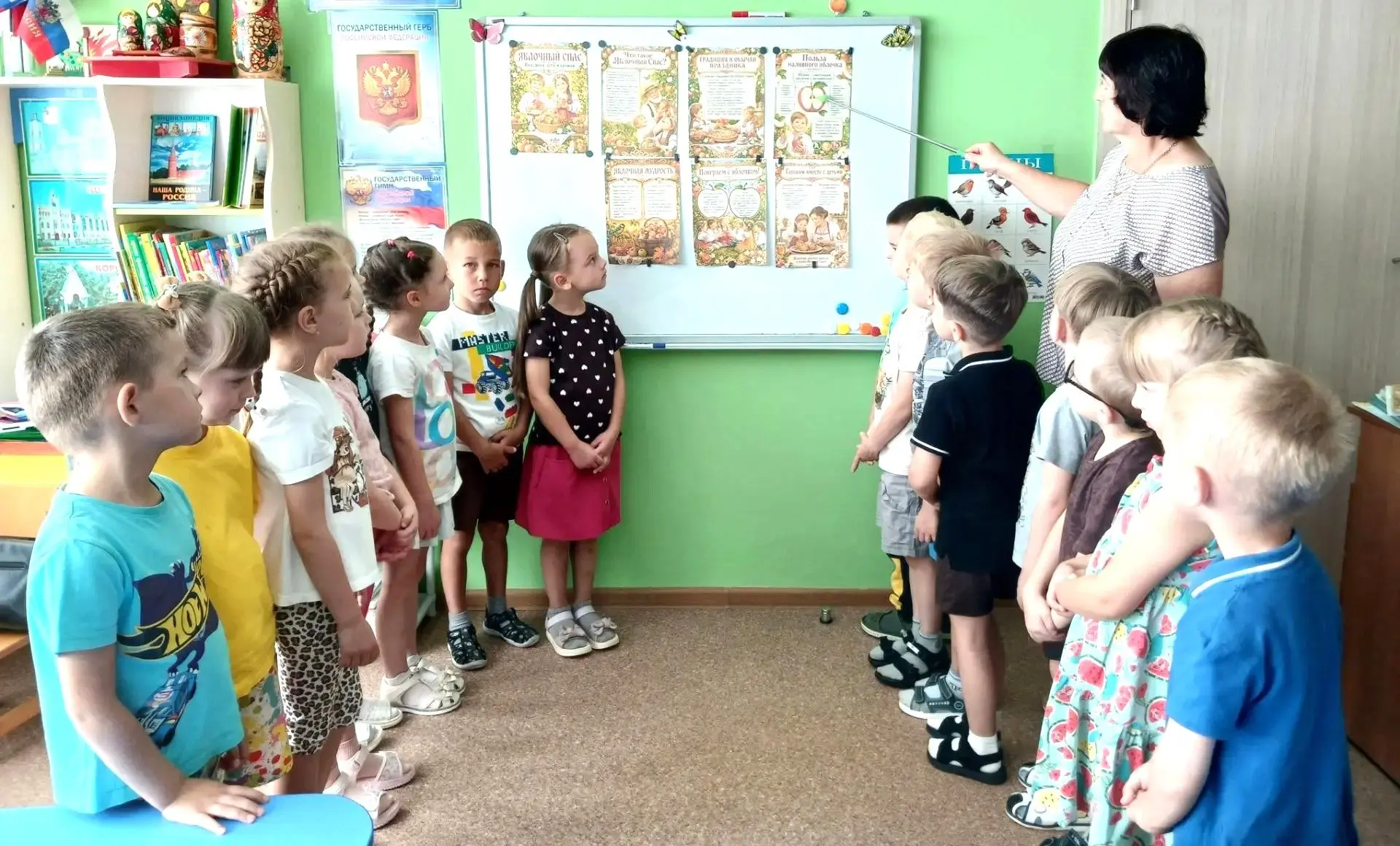Аромат яблок и детского творчества в детском саду «Сказка».