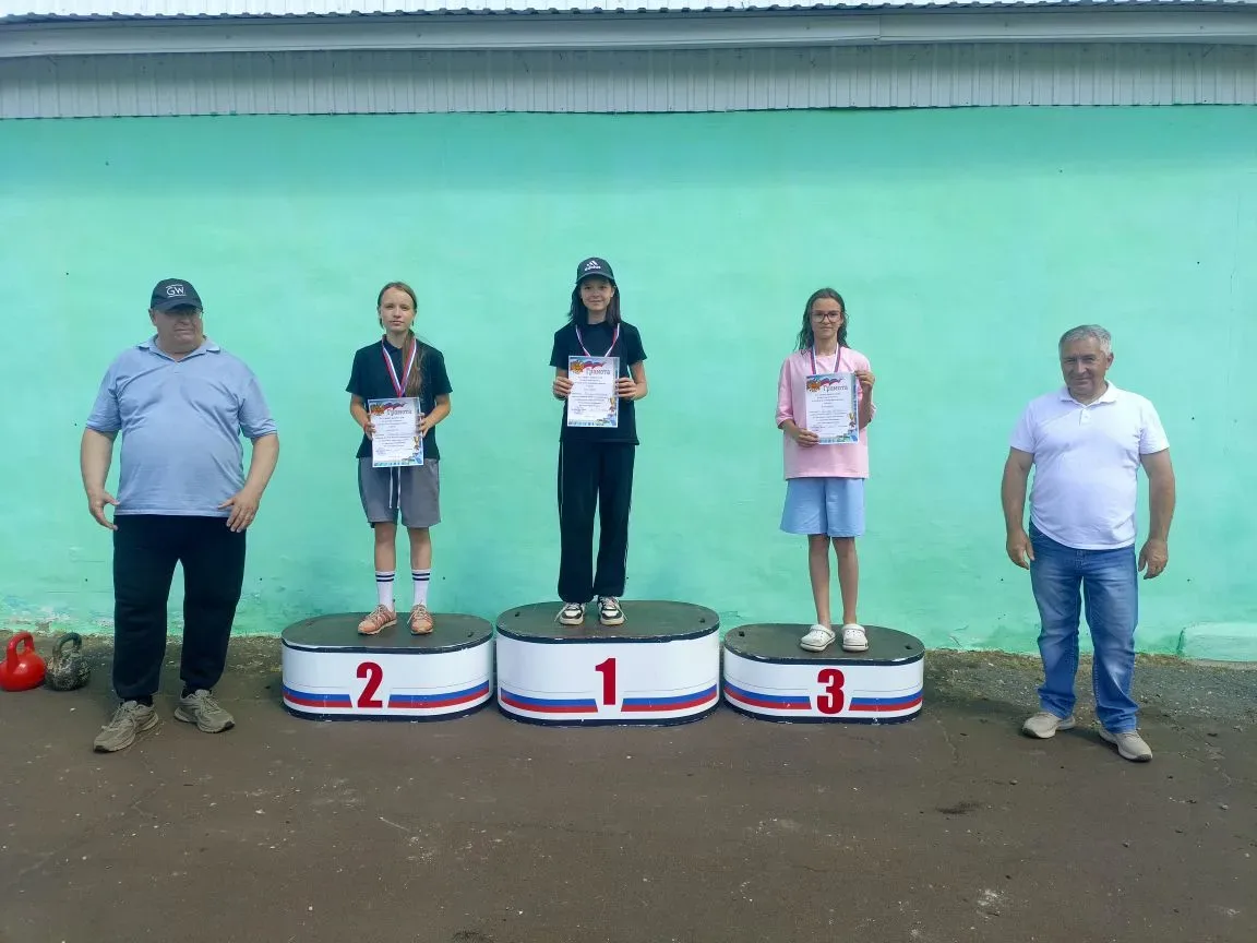 В этом году учащиеся школы № 5 ярко и запоминающе проявили себя в праздновании Дня города и Дня Росс