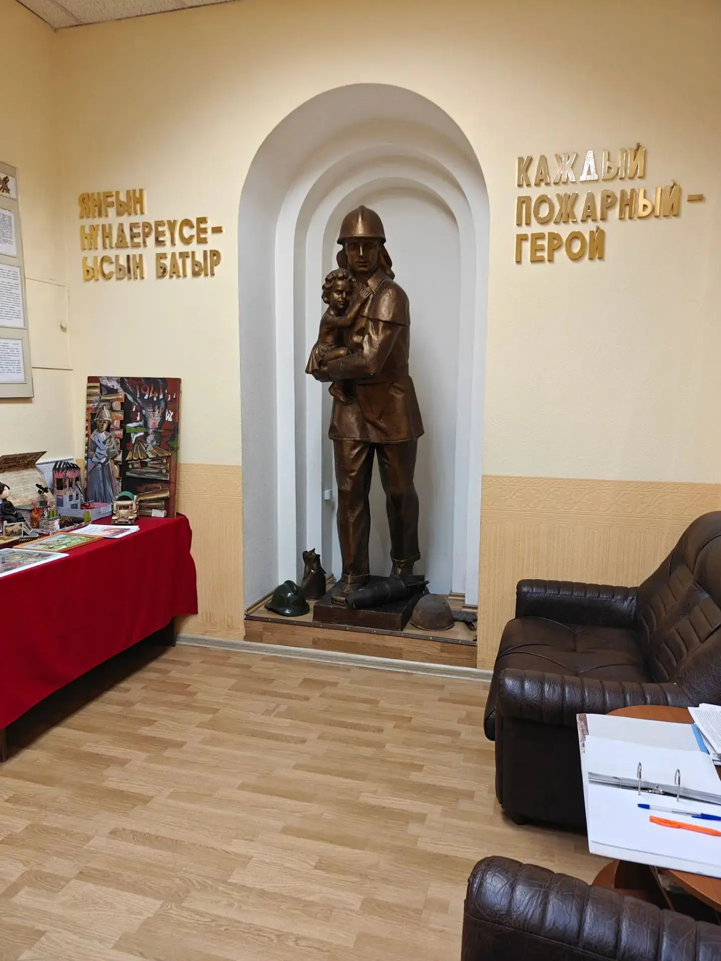 🚒 А вы знаете, как выглядит настоящая пожарная машина изнутри?