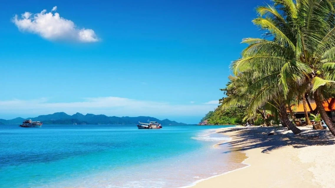 🌴☀Самуи – это вечное лето, созревающие фрукты и бескрайнее море.
