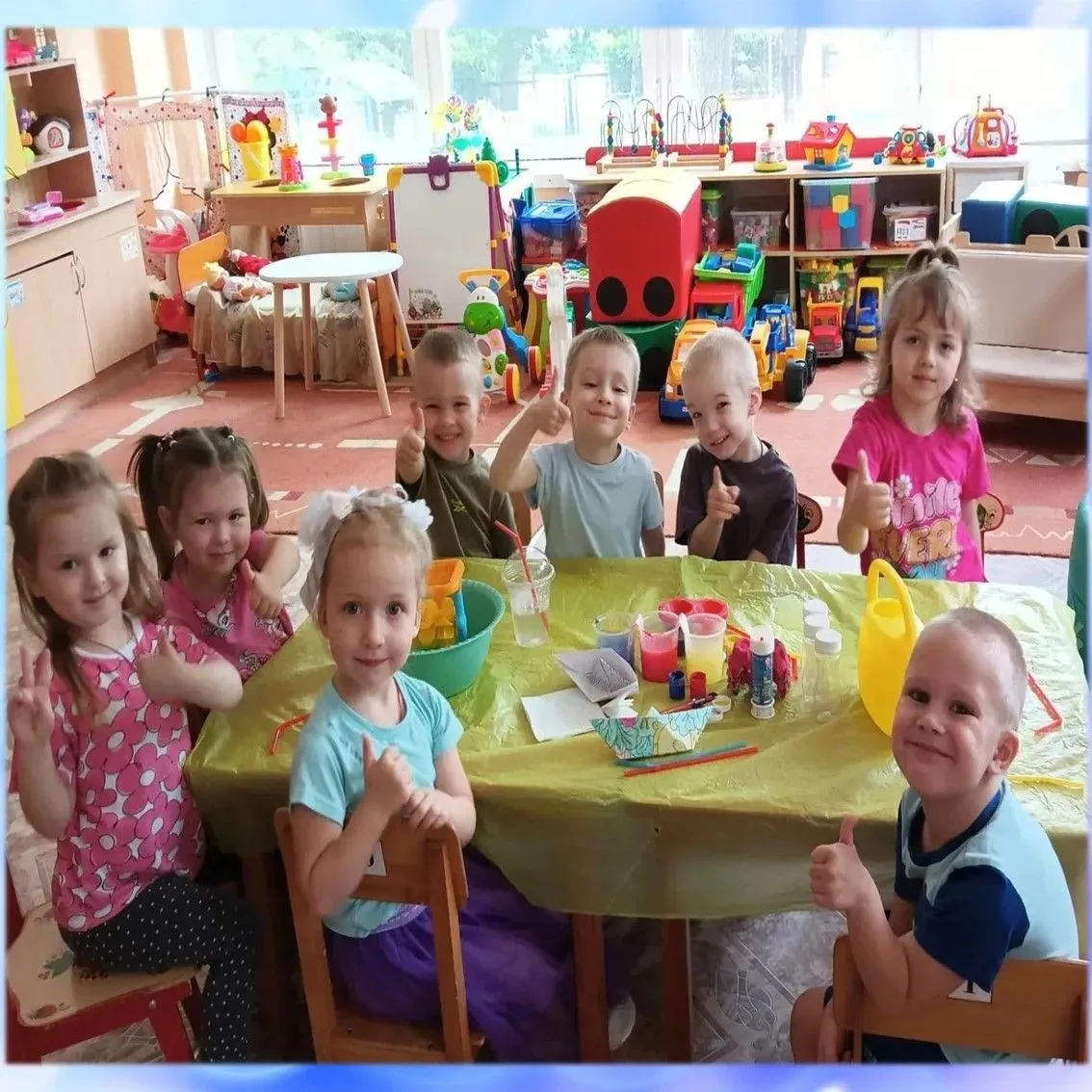 Маленькие ученые в деле! 🧪✨

В нашем детском саду каждый день — это маленькое открытие. Но когда мы