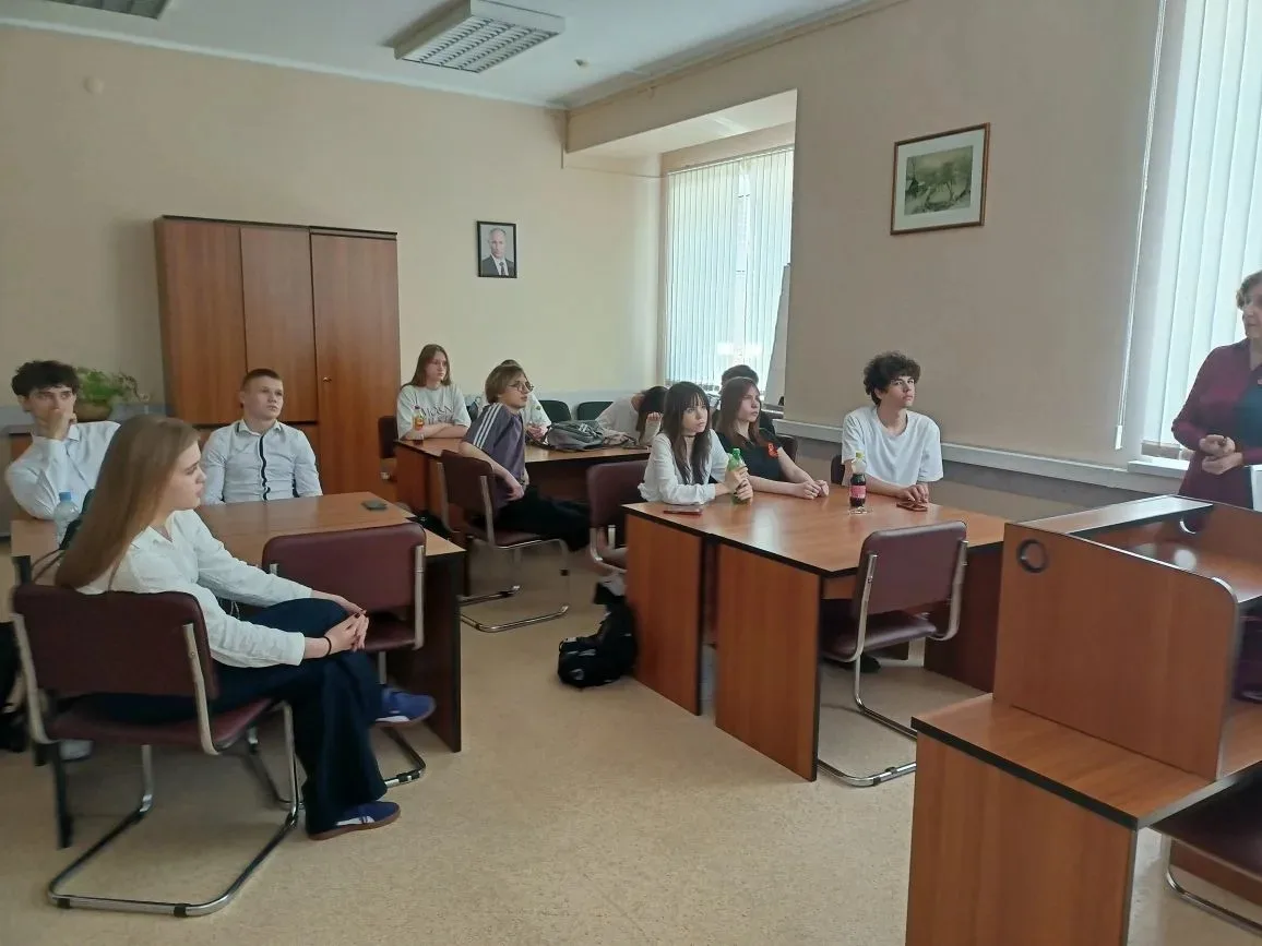 🎓 Финансовая грамотность в РАНХиГС: семейный бюджет и не только! Сегодня, 7 мая, для учащихся 10 А и