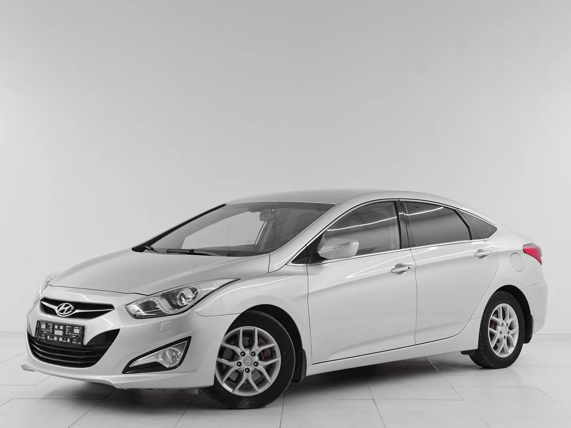 В НАЛИЧИИ Hyundai i40 2013 года в комплектации Active с пробегом