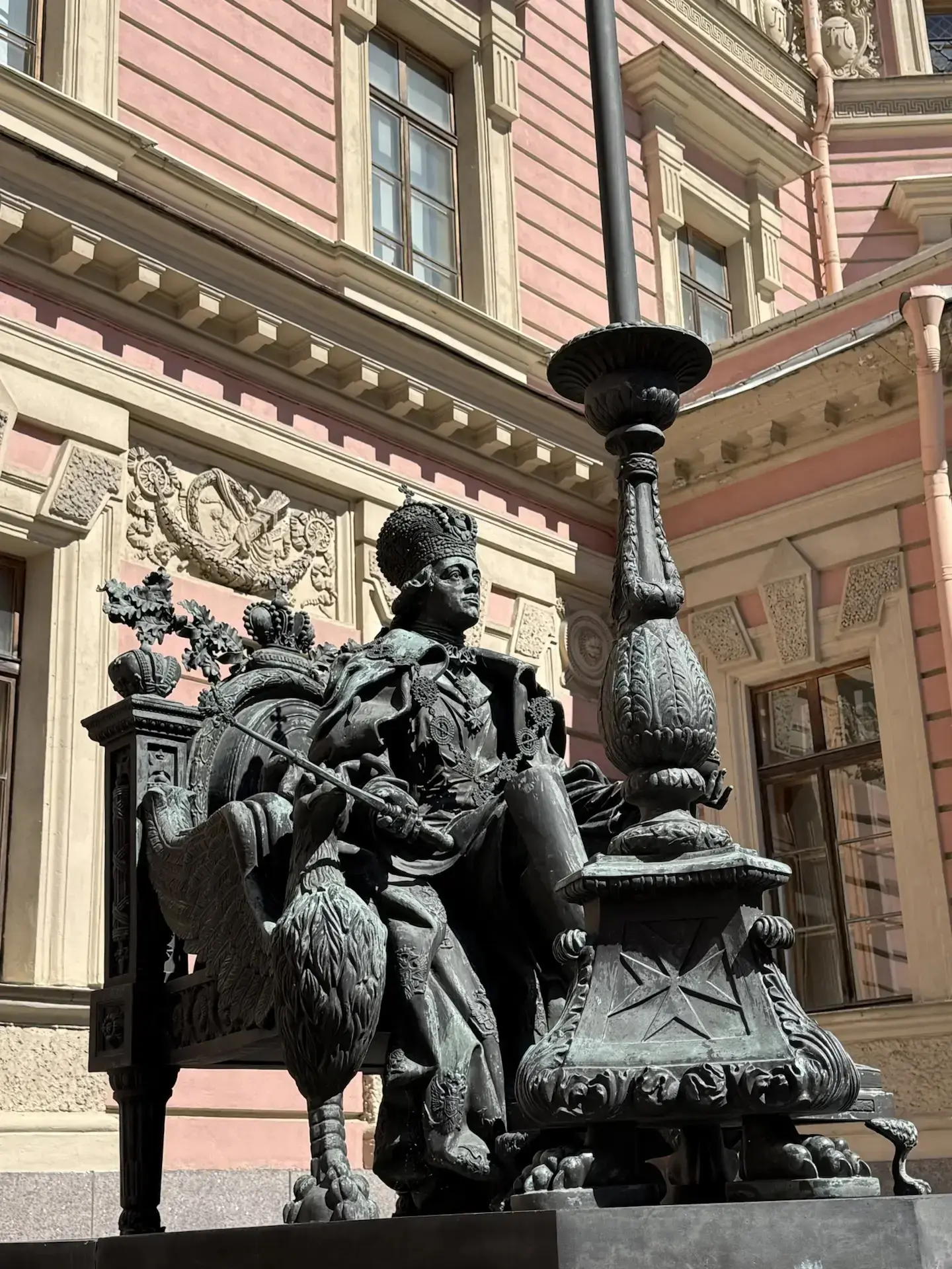 🇷🇺 В преддверии Дня города лицеисты прикоснулись к легендам Северной столицы  Сегодня, 25 мая, накан