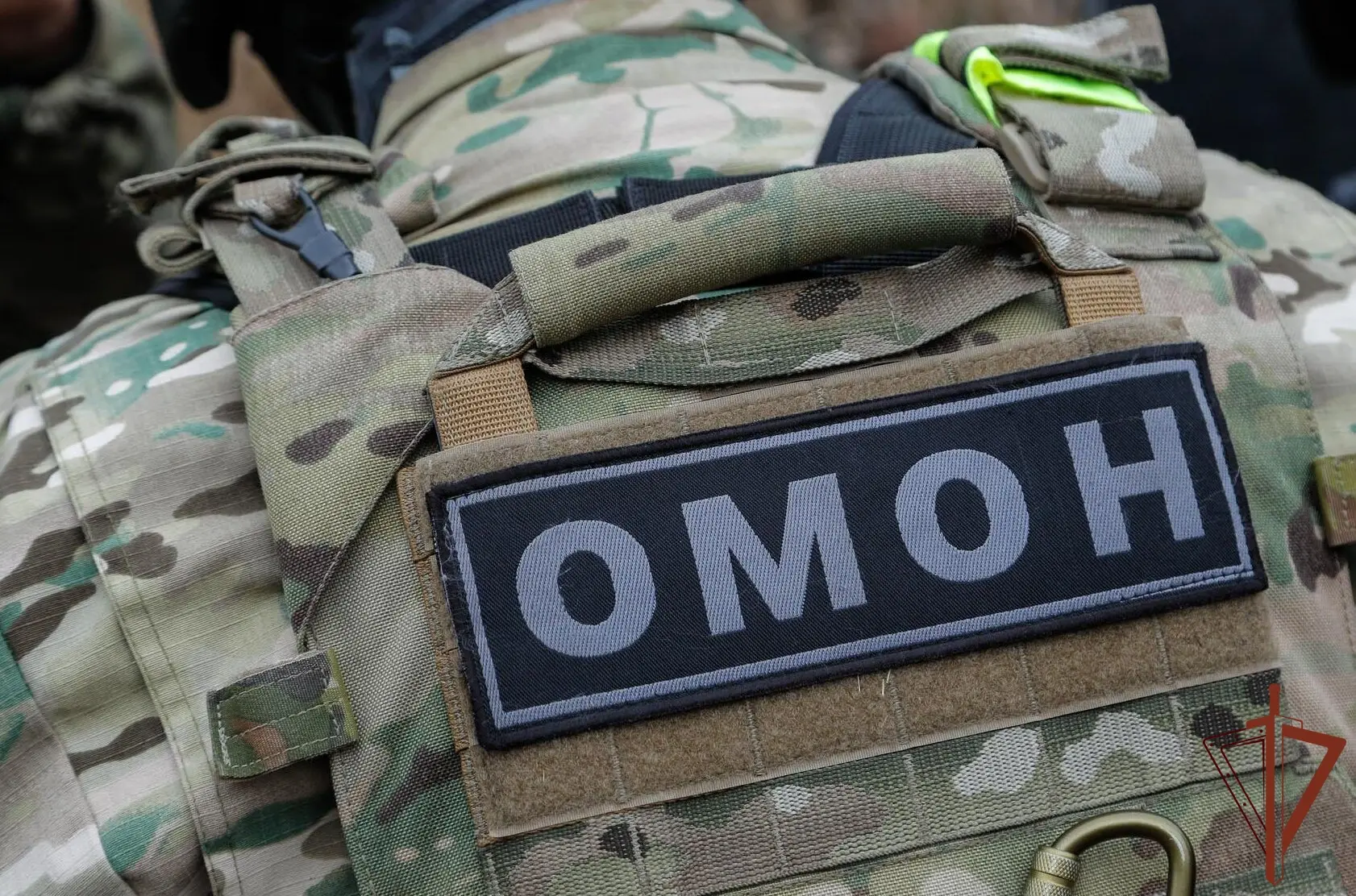 🔥 Росгвардейцы помогли эвакуировать жильцов из горящего дома в Воронеже