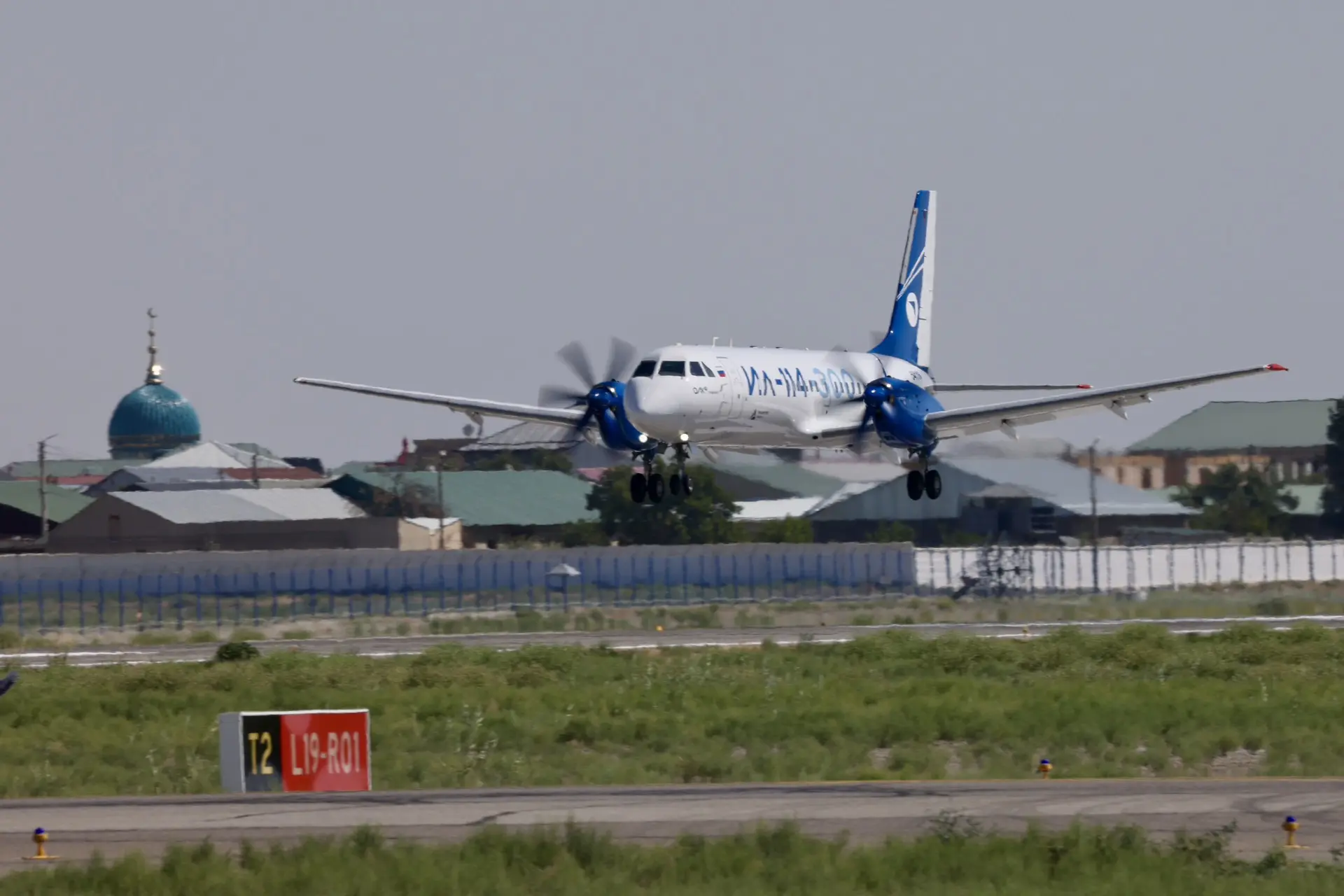 Ил-114-300 прибыл в аэропорт Бухары 🇺🇿

Угадайте зачем! Ваши варианты ждем в комментариях 💬⬇️