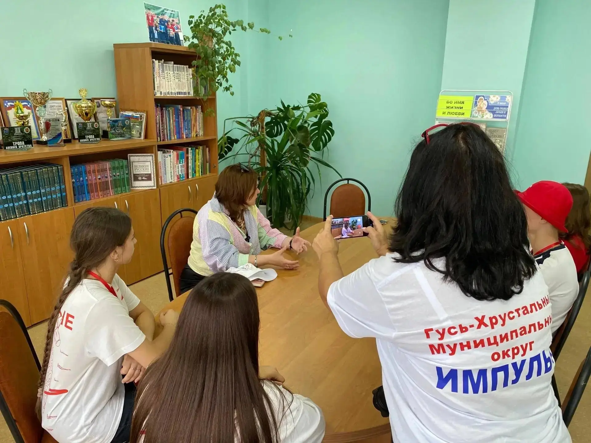 Юные журналисты Гусь-Хрустального муниципального округа встретились с Министром молодёж...