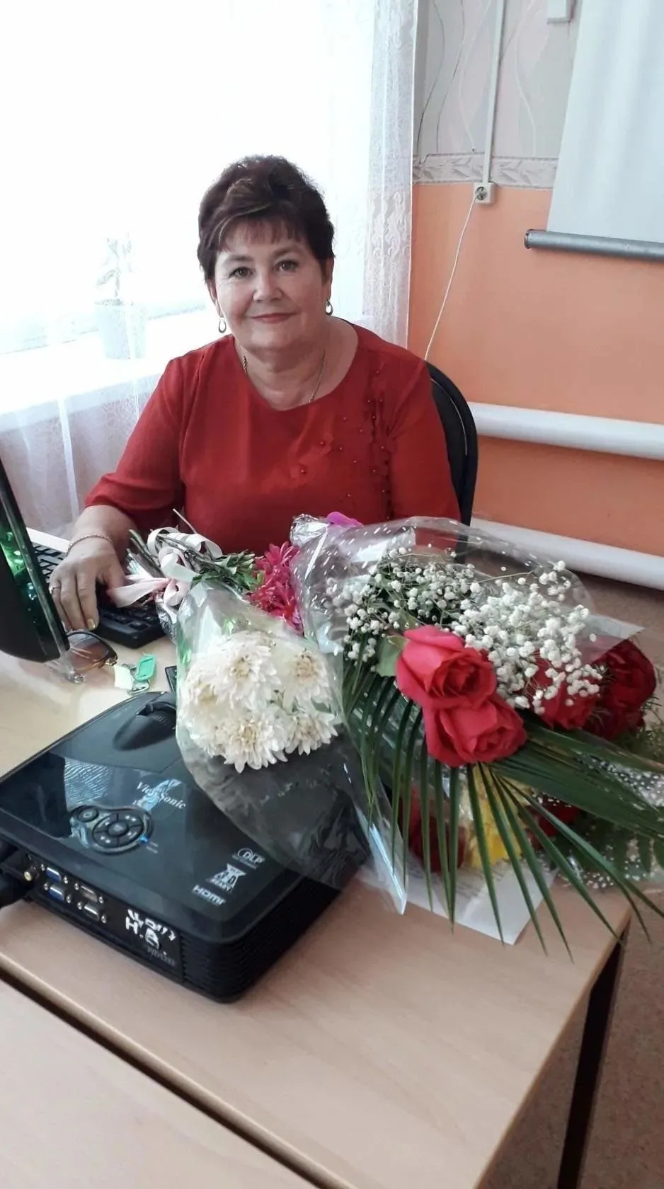 🎉 Поздравляем с юбилеем ветерана педагогического труда, учителя начальных классов МБОУ СОШ №2 с. Ал