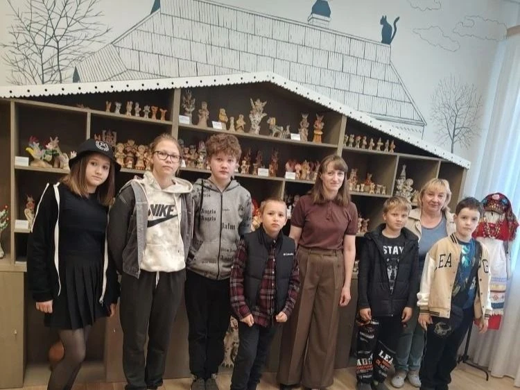 💥Экскурсия в Центр хлудневской игрушки.

Продолжился наш туристический маршрут в Центр хлудневской 