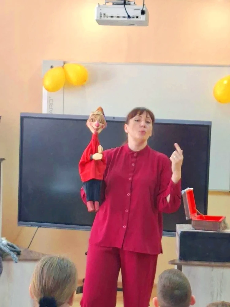 🎭✨ В преддверии Дня Великой Победы для наших гимназистов был организован потрясающий мастер-класс от